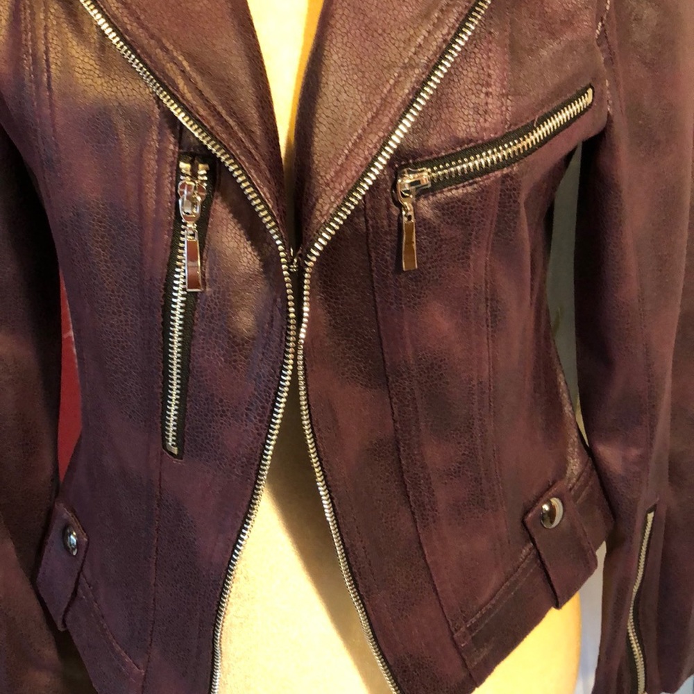 🧥 Fabulous Faux Leather Jacket 🧥 - Picture 3 of 7